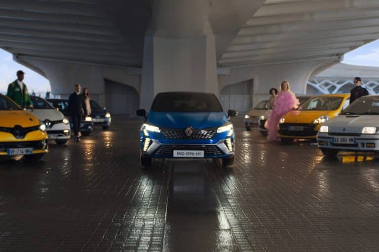 Renault Clio E-Tech Full Hybrid (2023) : La Révolution Automobile que Vous Ne Voudrez Pas Manquer !